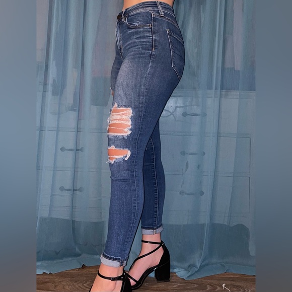 Ripped Super Stretch American Eagle Skinny Jeans - Picture 2 of 5